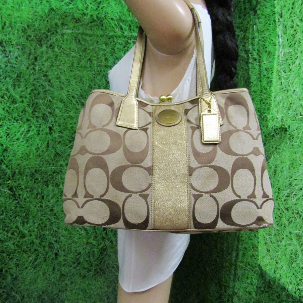 GUC COAC SIGNATURE BROWN KISSLOCK LARGE CARRYALL F13533